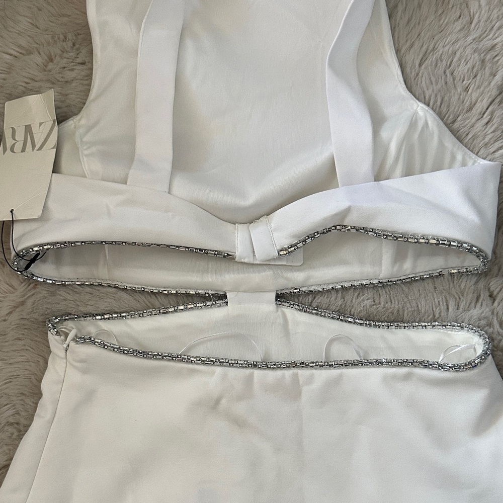 NWT  Zara White Crop Top with Silver Accents - Picture 4 of 5